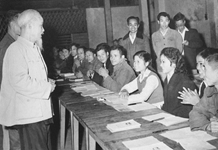 Học tập phong cách lý luận gắn với thực tiễn của Chủ tịch Hồ Chí Minh trong hoạt động giảng dạy của giảng viên lý luận chính trị - hành chính